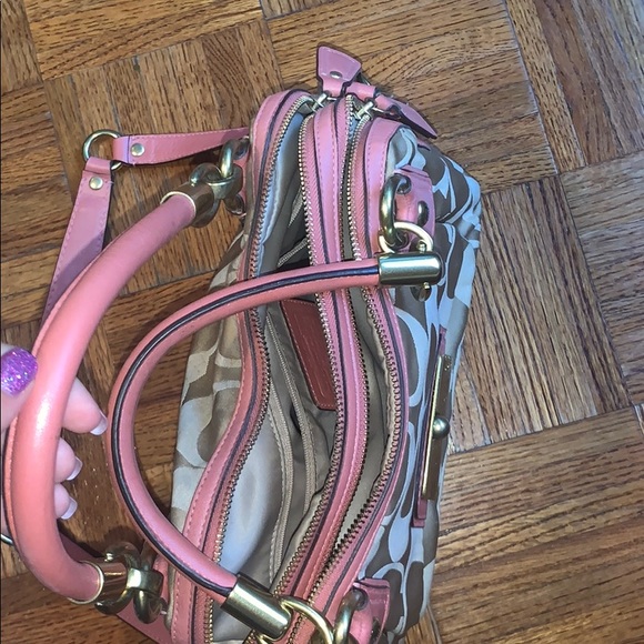 Barely used COACH bag - Picture 4 of 4